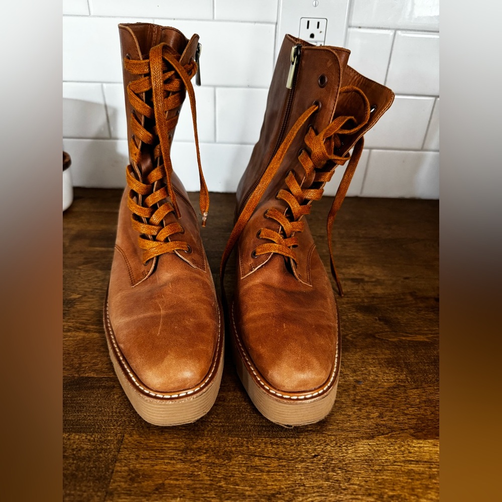 Classic Tan Leather Men's Boots